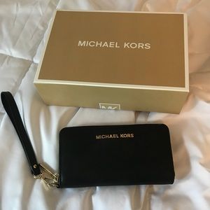 Michael Kors wristlet